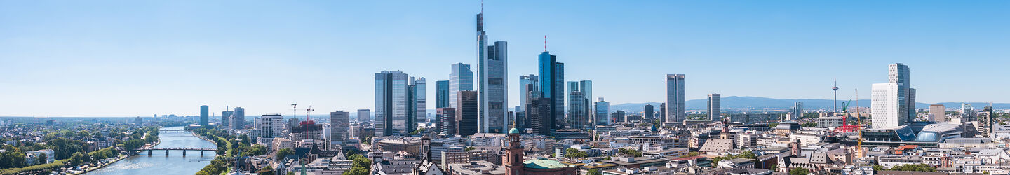 Skyline von Frankfurt © iStock.com / rclassenlayouts