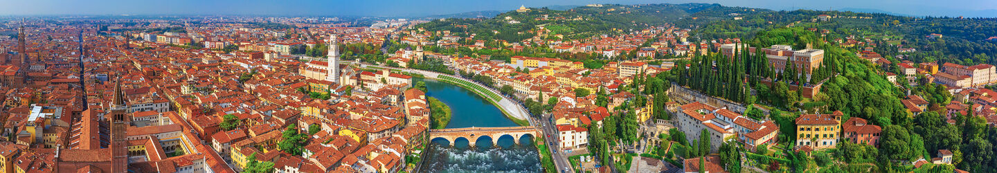 Blick auf Verona und die Etsch © iStock.com / pawel.gaul